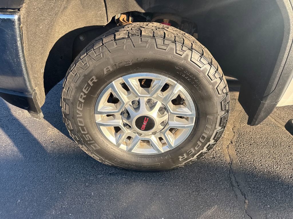 Used 2022 GMC Sierra 2500 SLE w/ SLE Convenience Package image 11