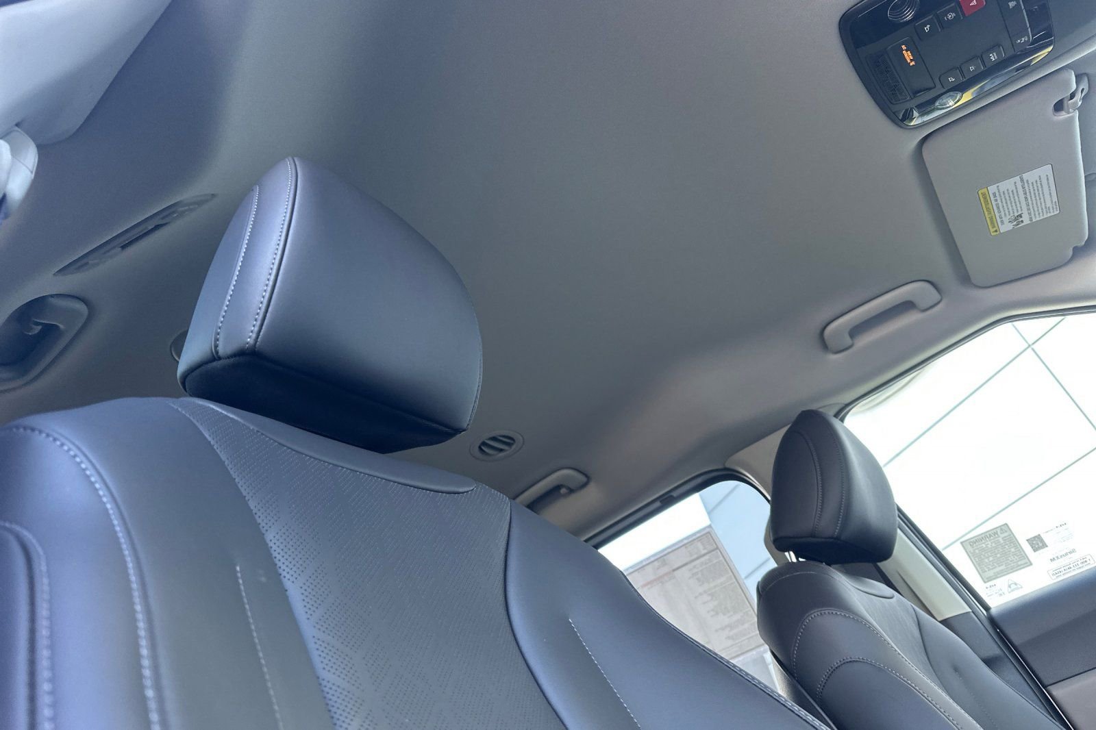New 2026 Kia Carnival LXS image 18