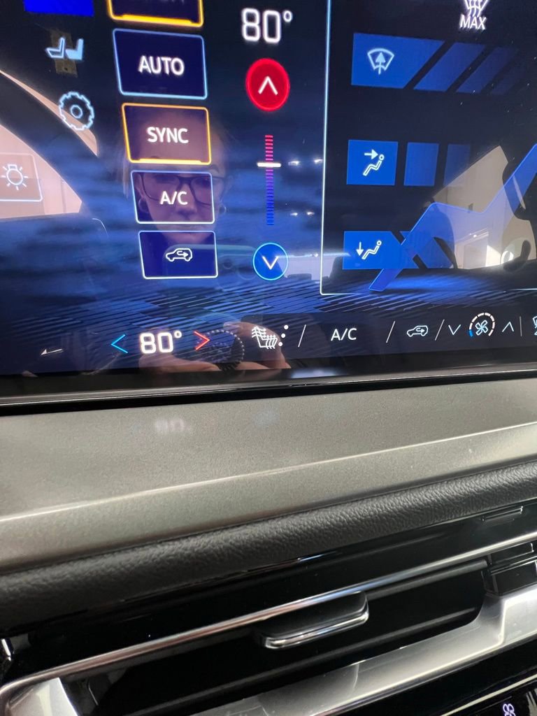 New 2026 Chevrolet Traverse LT w/ Driver Confidence Package image 24