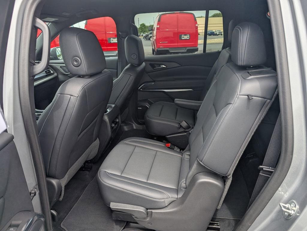 Used 2024 Chevrolet Traverse LT w/ Enhanced Driving Package AWD/4WD image 10