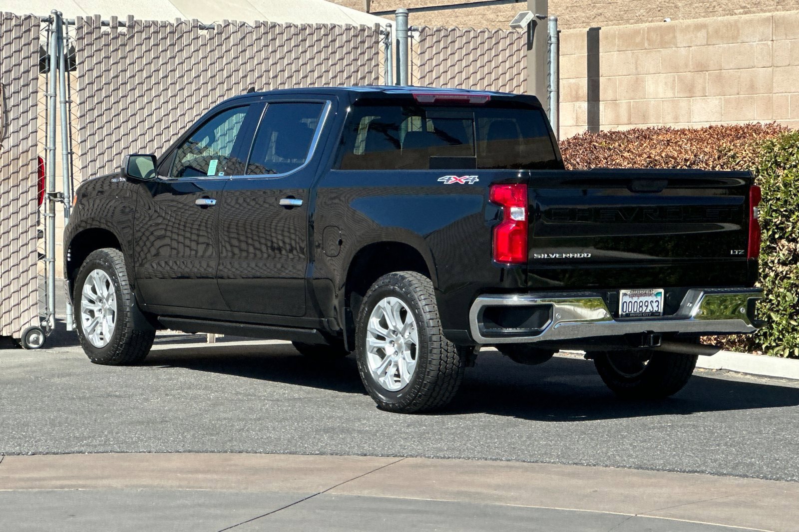 Certified 2022 Chevrolet Silverado 1500 LTZ w/ LTZ Premium Package AWD/4WD image 6