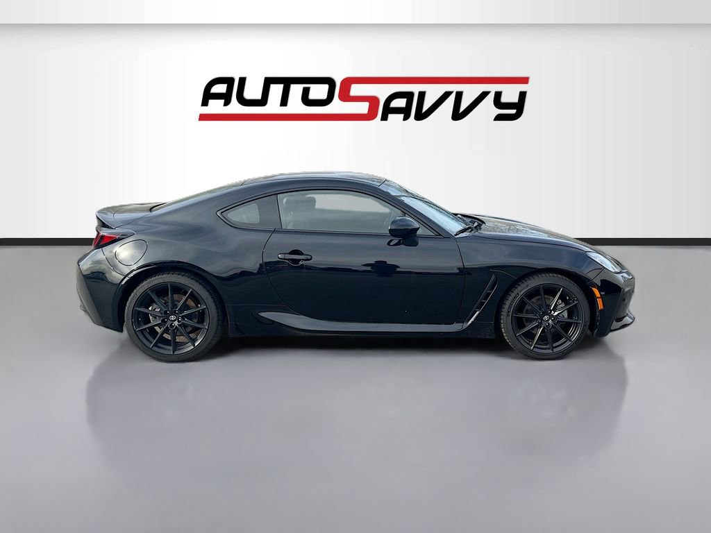 Used 2025 Toyota GR86 w/ ALL Weather Mat Package (TMS) RWD image 8