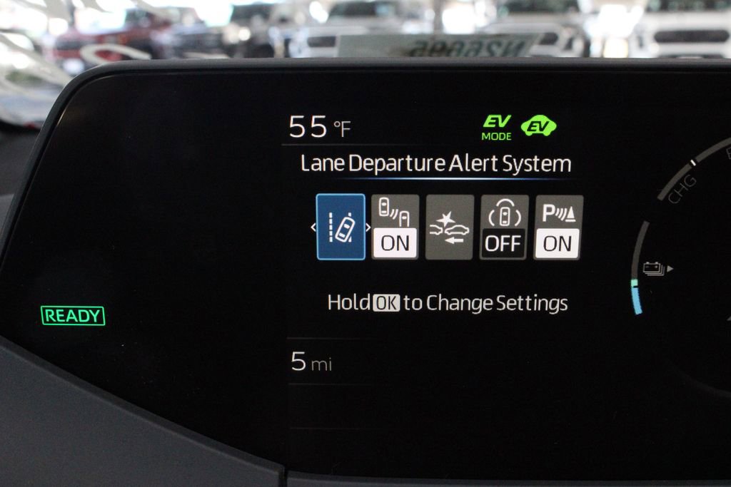 New 2026 Toyota Prius Plug-In Hybrid FWD image 3