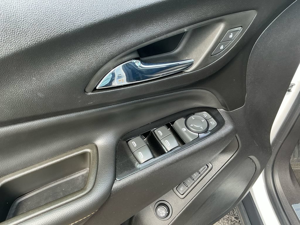 Used 2023 Chevrolet Equinox Premier FWD image 16