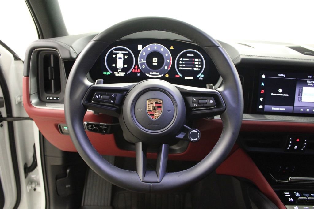 Certified 2025 Porsche Cayenne AWD/4WD image 21