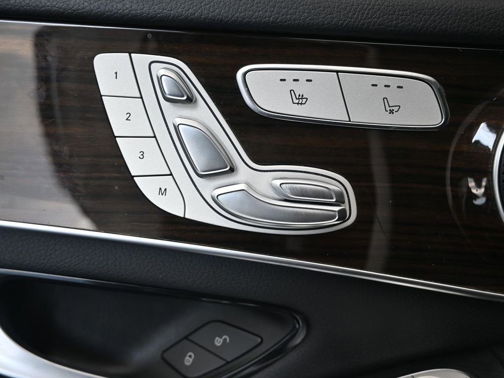 Used 2021 Mercedes-Benz GLC 300 4MATIC Coupe image 26