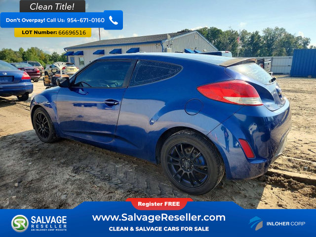 Used 2017 Hyundai Veloster FWD image 3