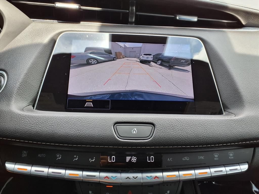 Used 2022 Cadillac XT4 Luxury w/ Cold Weather Package FWD image 25