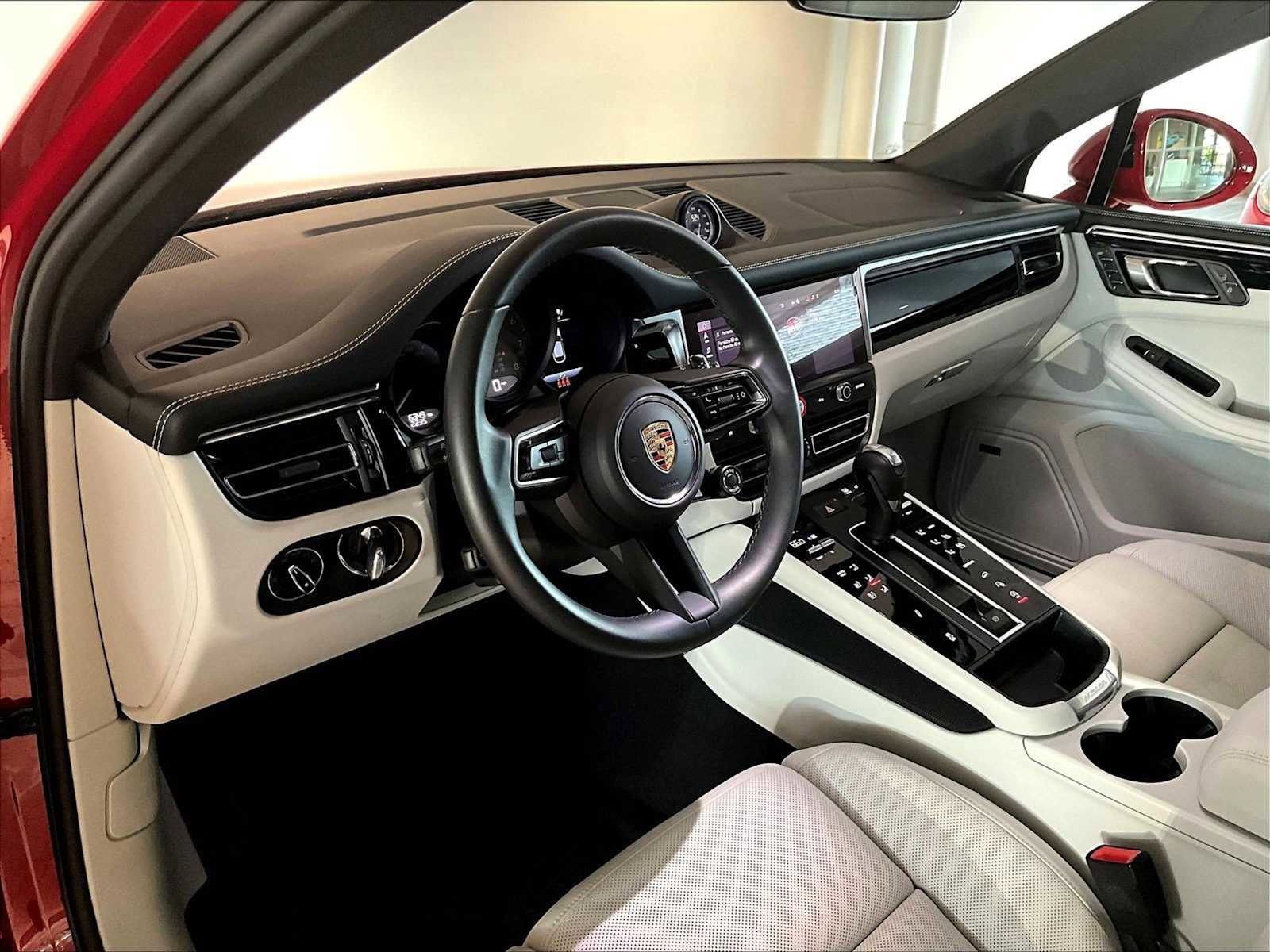 Used 2025 Porsche Macan S image 7