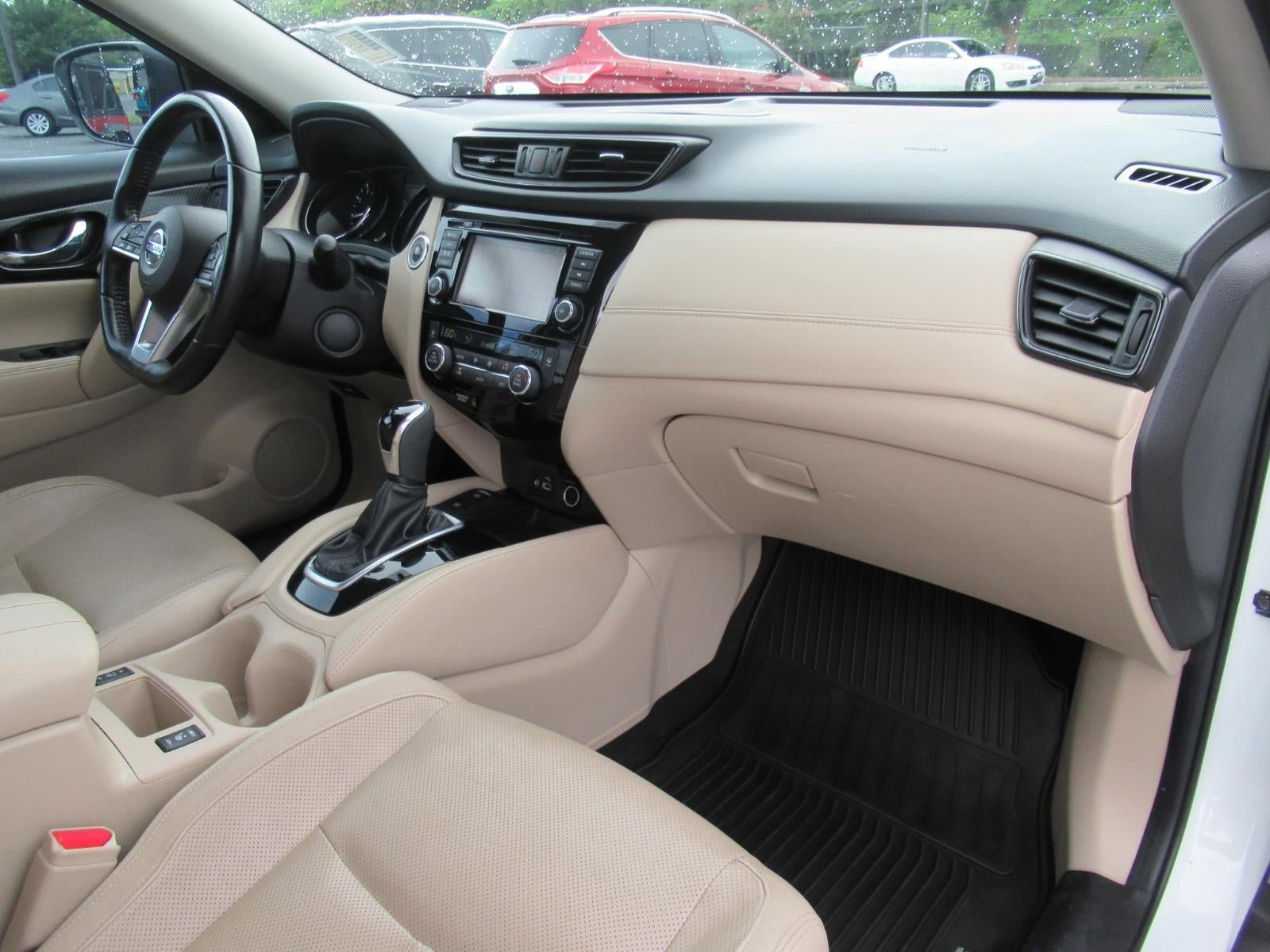 Used 2018 Nissan Rogue SL w/ Premium Package FWD image 11