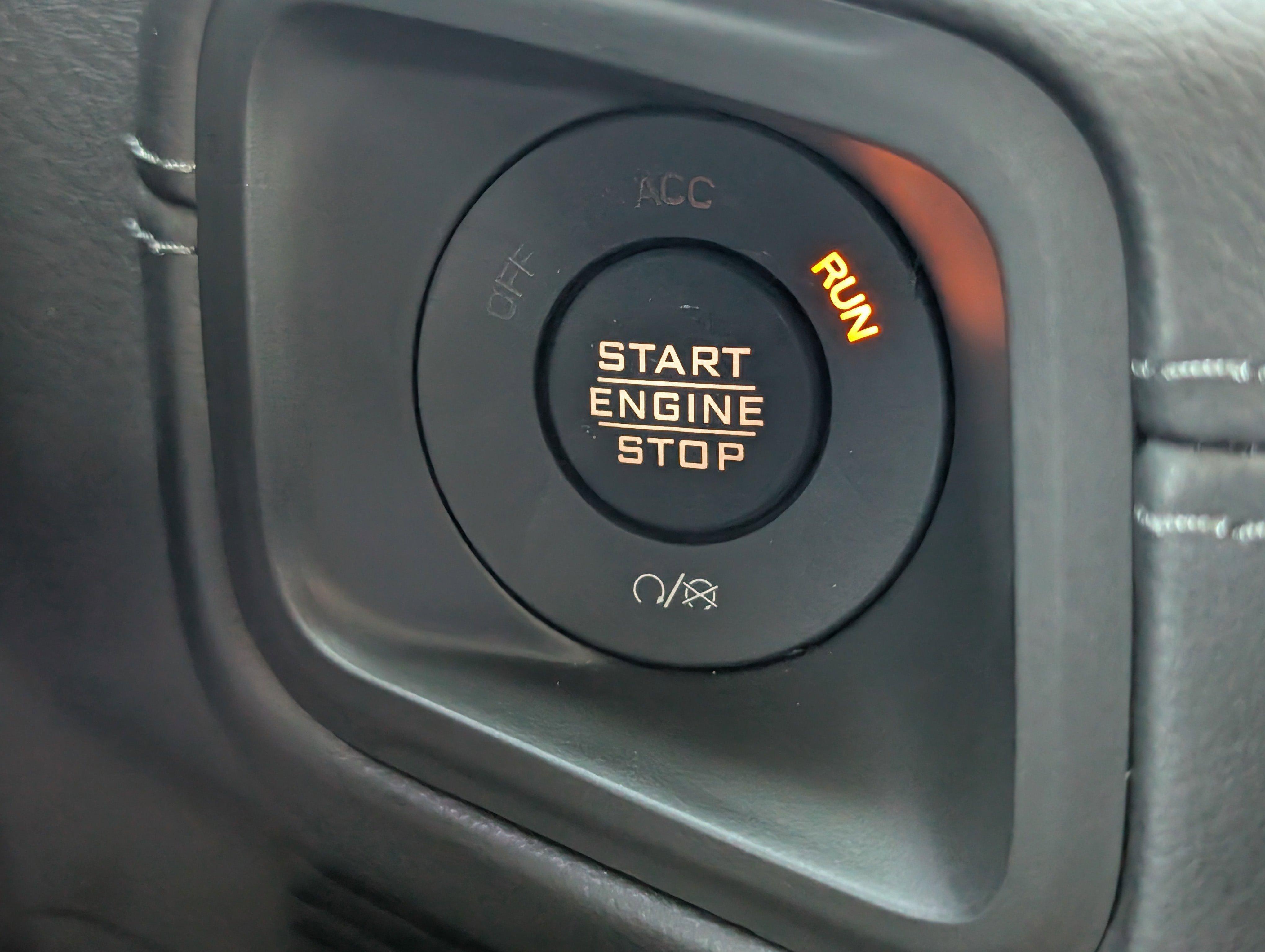 Used 2025 Jeep Wrangler Unlimited Sahara AWD/4WD image 18
