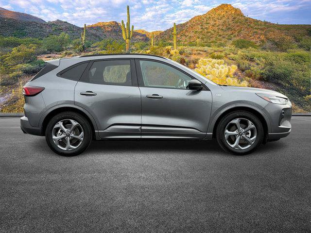 Used 2024 Ford Escape ST-Line image 3
