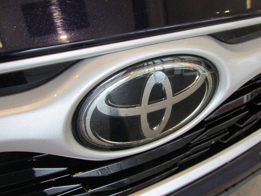 Used 2022 Toyota Highlander XLE image 10