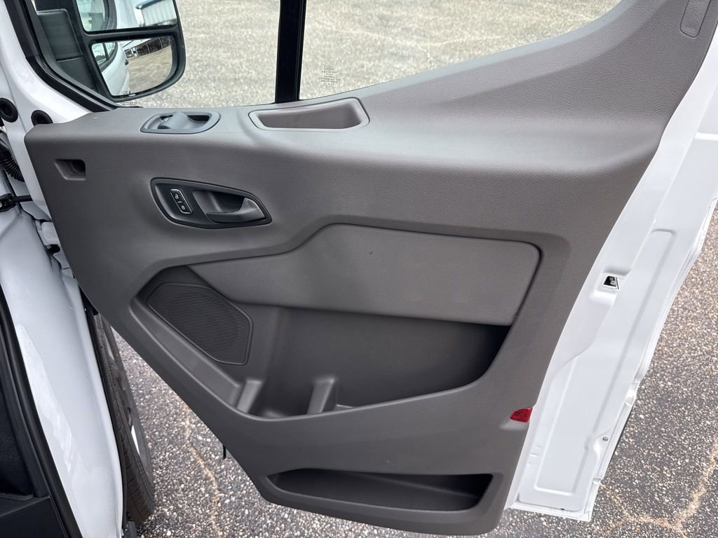 New 2026 Ford Transit 250 148 Medium Roof RWD image 22