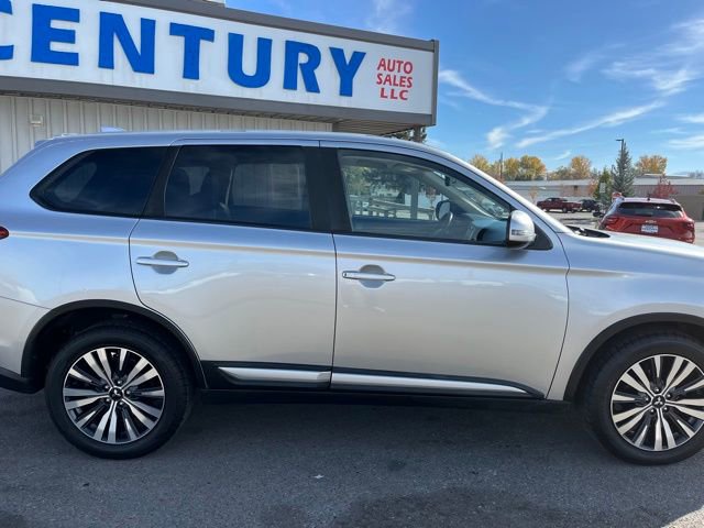 Used 2020 Mitsubishi Outlander SE image 17