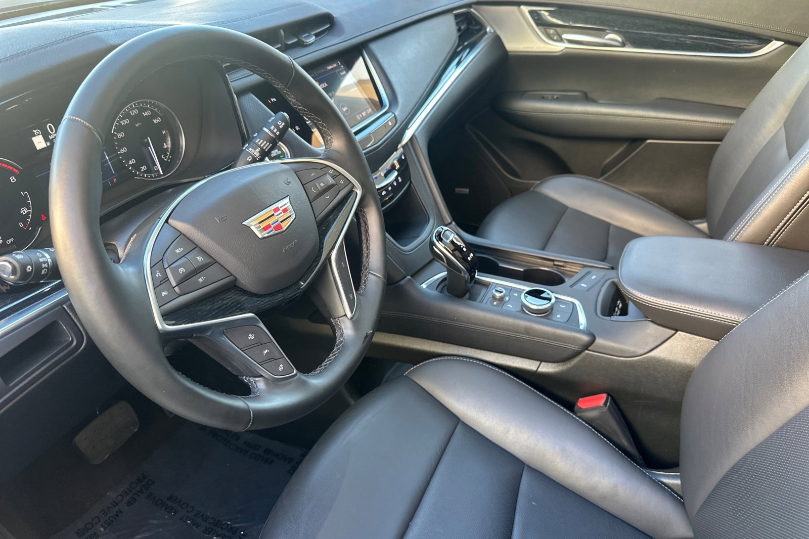 Used 2025 Cadillac XT5 Premium Luxury image 10