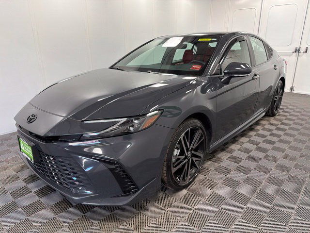 Used 2025 Toyota Camry XSE AWD/4WD image 3