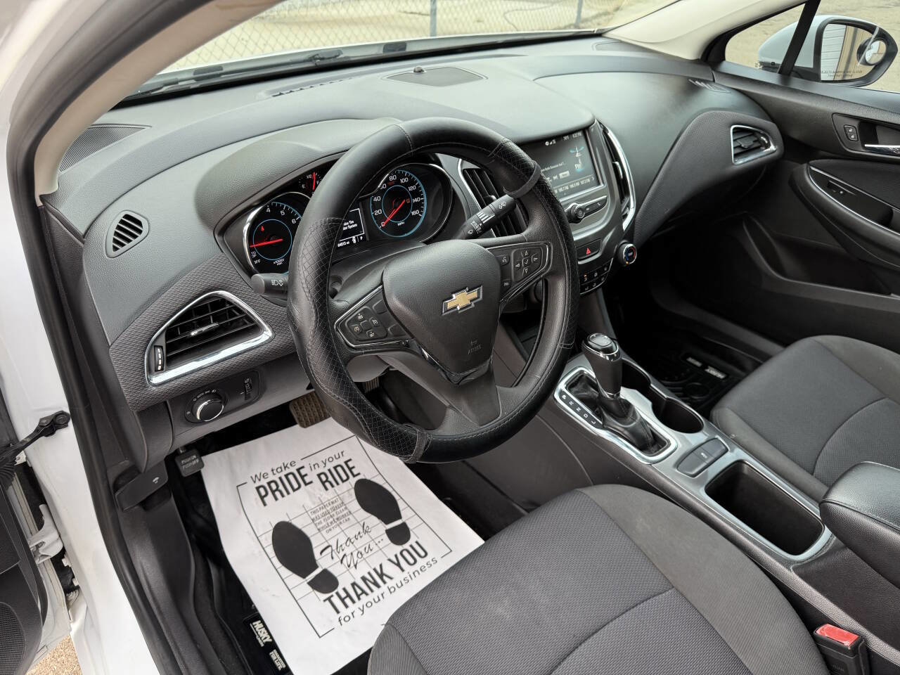 Used 2017 Chevrolet Cruze LT image 17