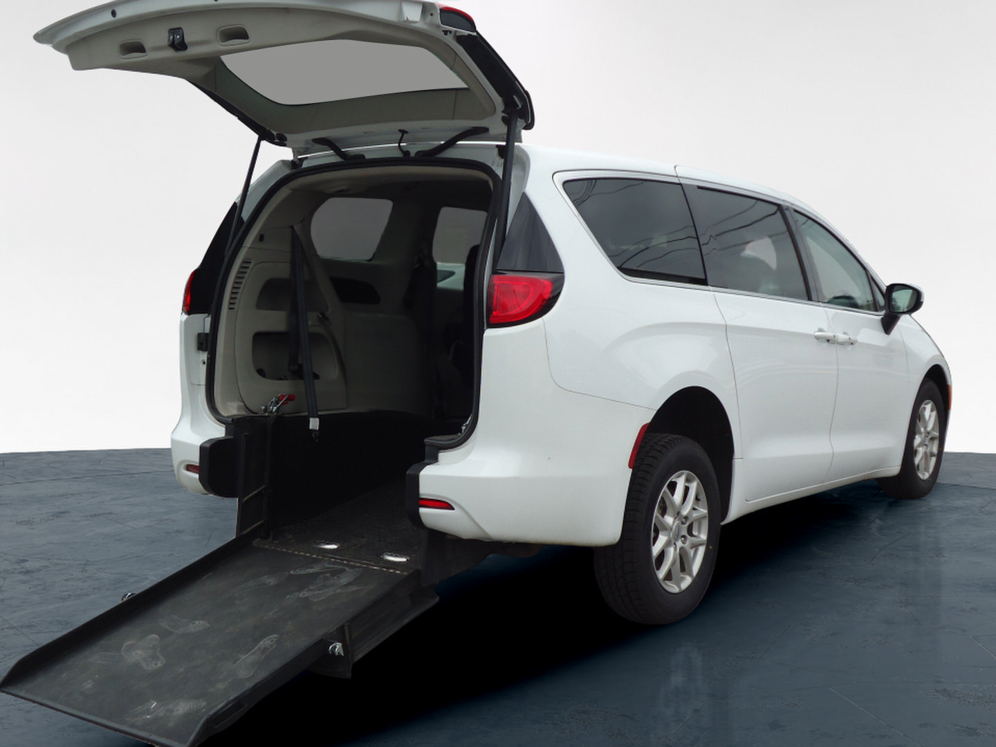 Used 2023 Chrysler Voyager LX