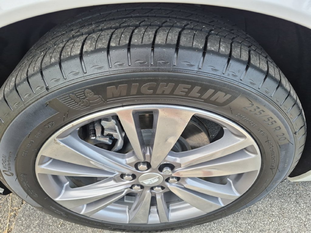 Certified 2025 Cadillac XT6 Premium Luxury w/ LPO, Floor Liner Package AWD/4WD image 9