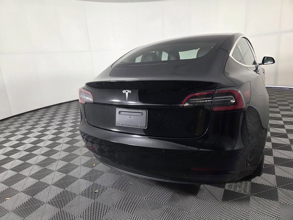 Used 2020 Tesla Model 3 Standard Range Plus RWD image 6
