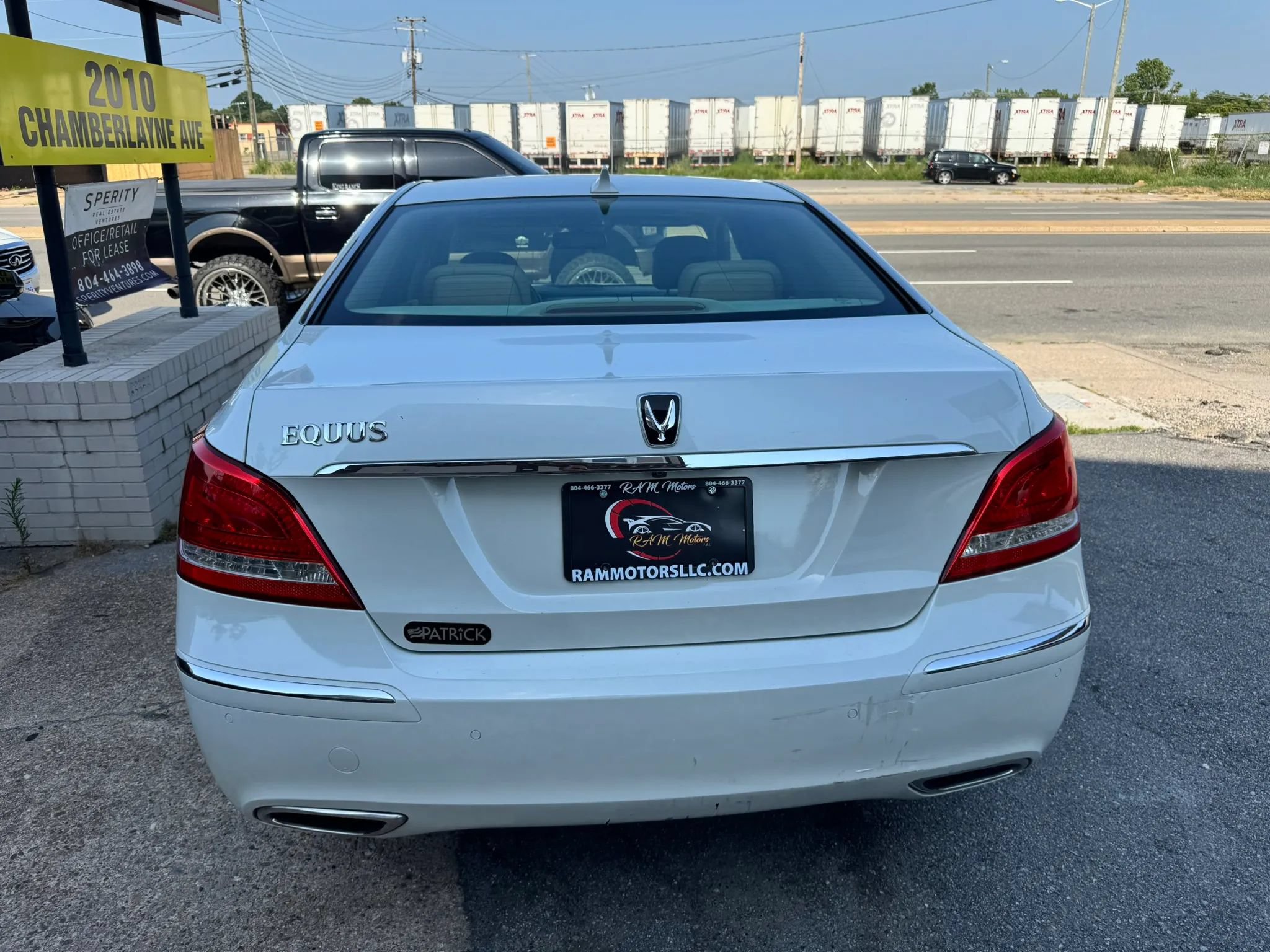 Used 2011 Hyundai Equus Ultimate RWD image 4