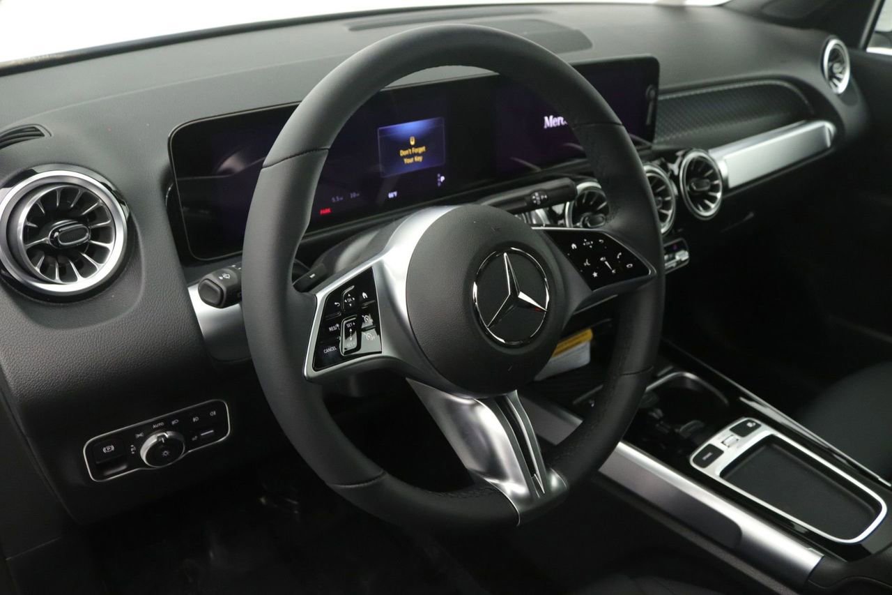 New 2026 Mercedes-Benz GLB 250 image 5