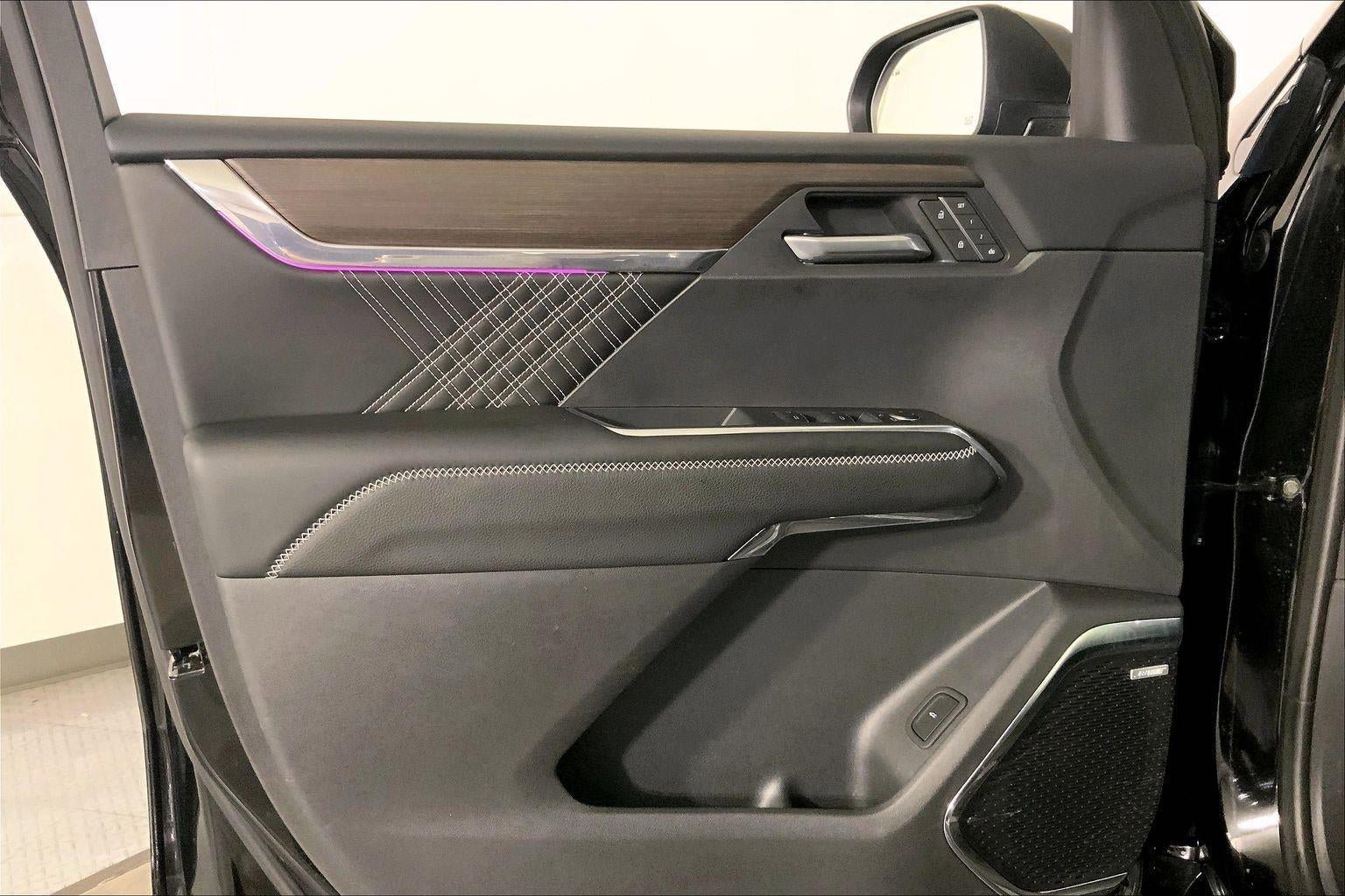 Used 2025 GMC Acadia Denali w/ LPO, Floor Liner Package image 24