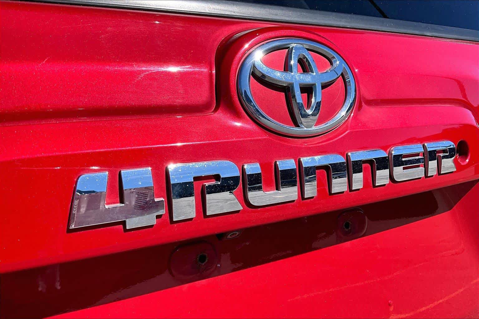 Used 2016 Toyota 4Runner SR5 AWD/4WD image 33