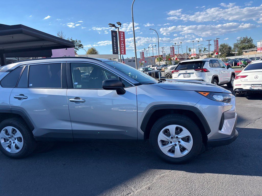 Used 2019 Toyota RAV4 LE w/ Carpet Mat Package FWD image 3