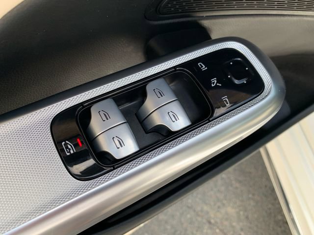 Used 2025 Mercedes-Benz E 350 4MATIC Sedan image 18