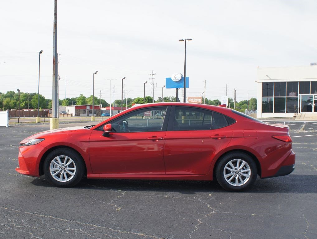 Used 2025 Toyota Camry LE w/ Convenience Package FWD image 12