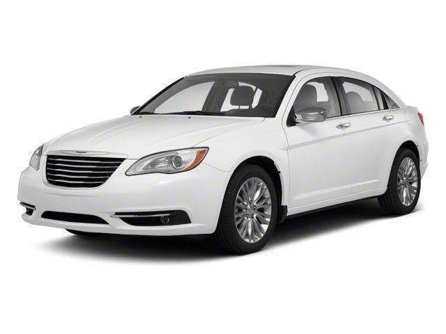 Used 2013 Chrysler 200 Touring FWD image 1