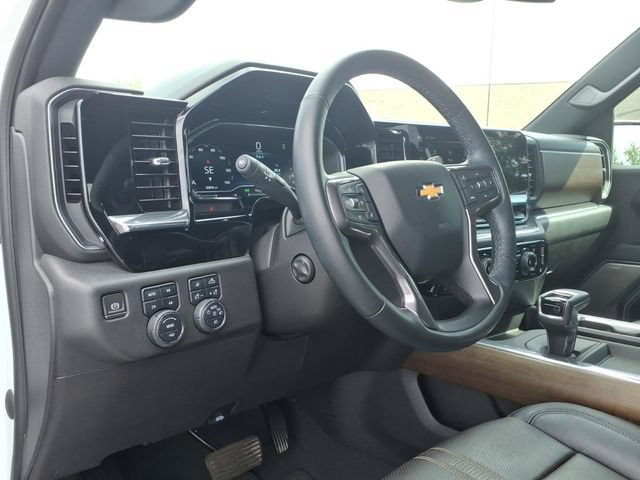Used 2023 Chevrolet Silverado 1500 High Country AWD/4WD image 14