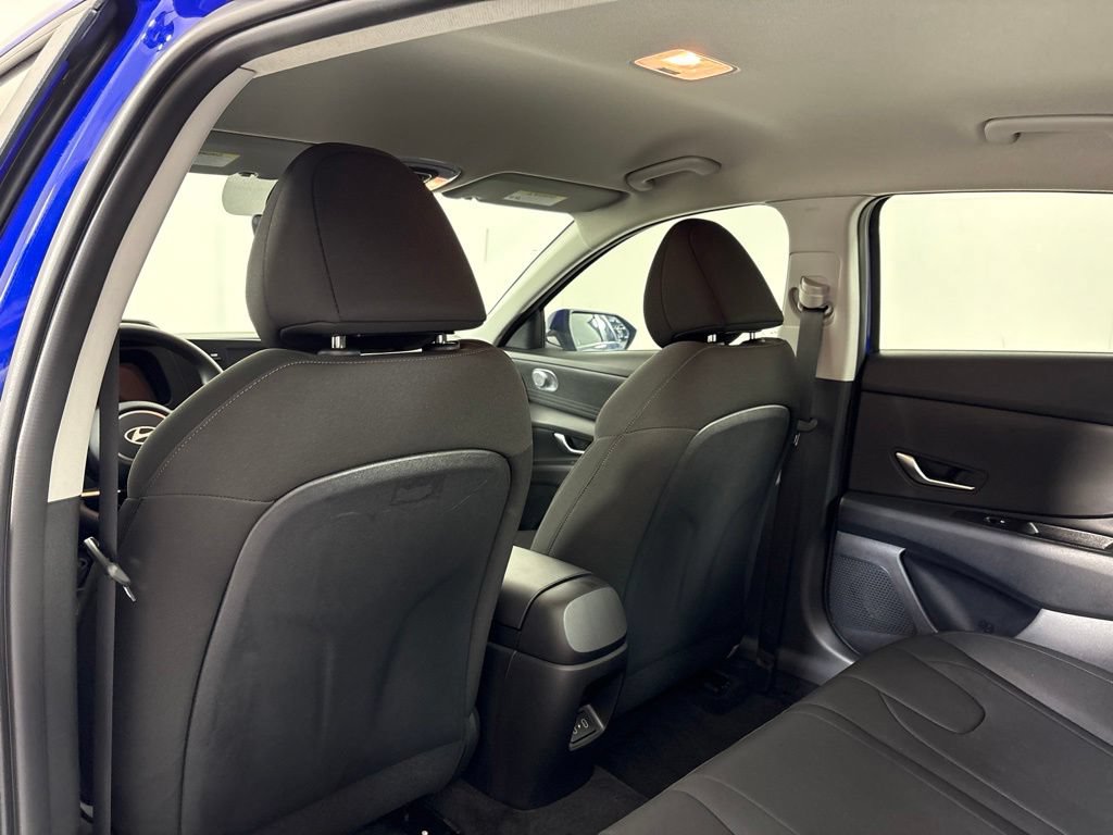 New 2025 Hyundai Elantra Hybrid FWD image 19