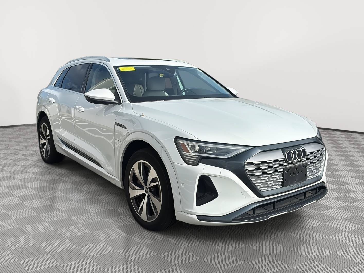 Used 2024 Audi Q8 e-tron Premium Plus w/ Premium Plus Package AWD/4WD image 6