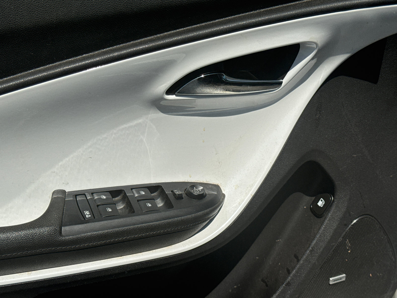 Used 2015 Chevrolet Volt Premium w/ Premium Trim Package FWD image 11