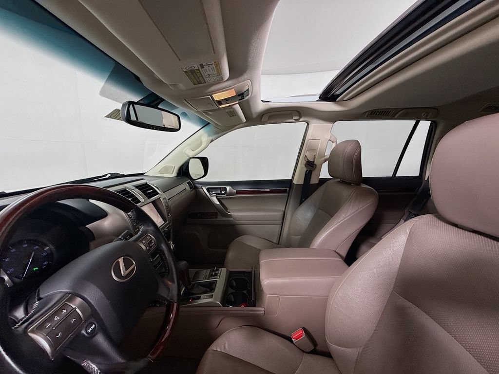 Used 2016 Lexus GX 460 w/ Premium Package AWD/4WD image 22