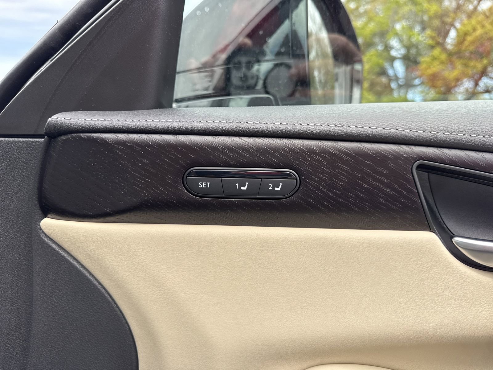 Used 2025 INFINITI QX60 Sensory image 41