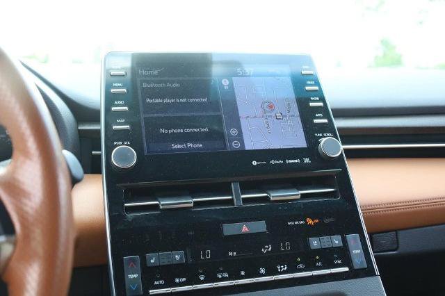 Used 2019 Toyota Avalon Limited w/ Protection Package FWD image 11