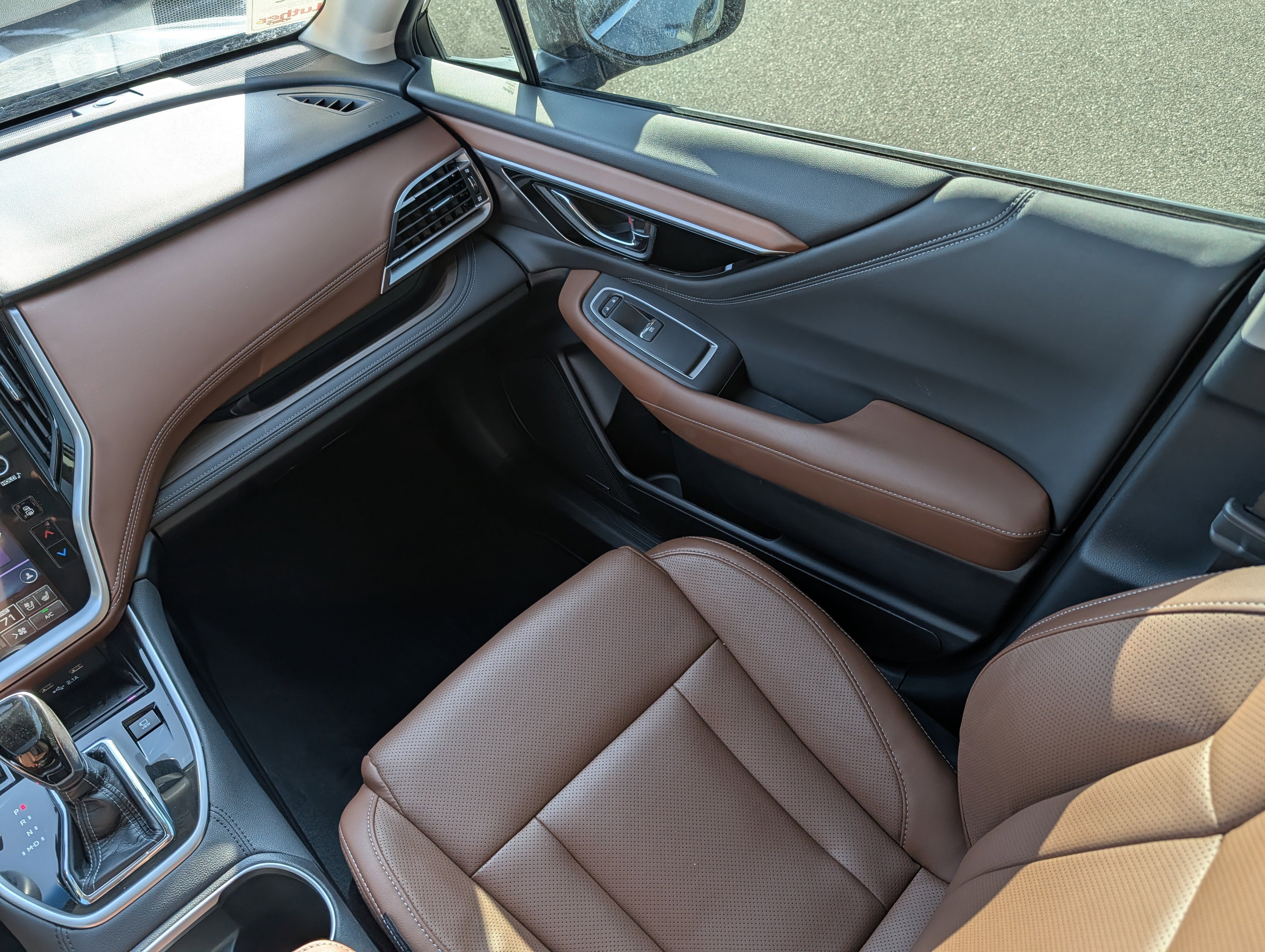 Used 2022 Subaru Outback Touring image 11