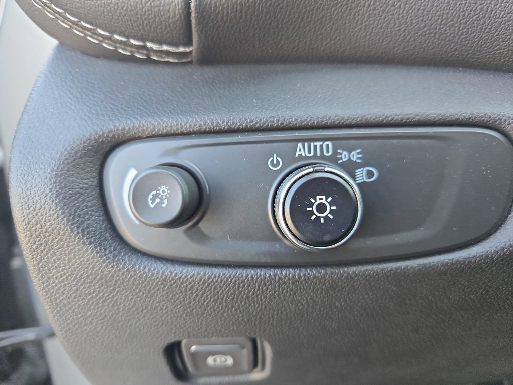 Used 2025 Chevrolet Blazer LT AWD/4WD image 30