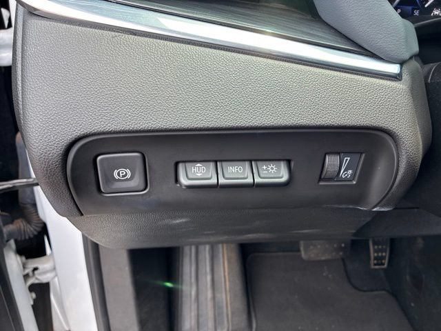 Used 2024 Buick Enclave Premium AWD/4WD image 21