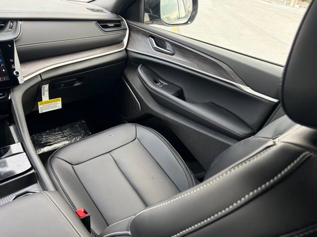 New 2026 Jeep Grand Cherokee Limited image 36