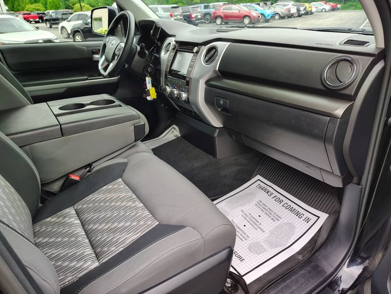 Used 2018 Toyota Tundra SR5 AWD/4WD image 17