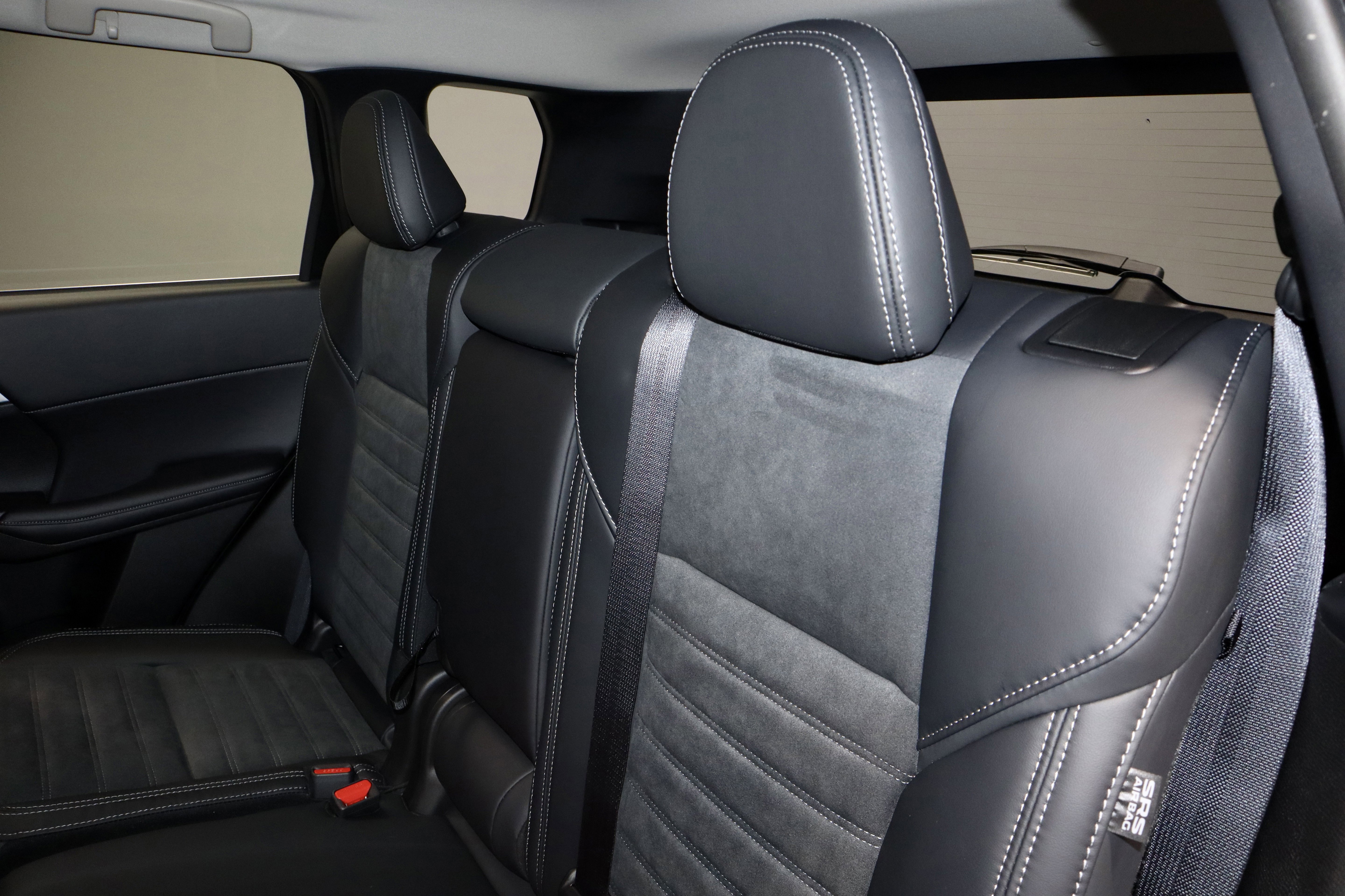 New 2026 Mitsubishi Outlander SE image 14