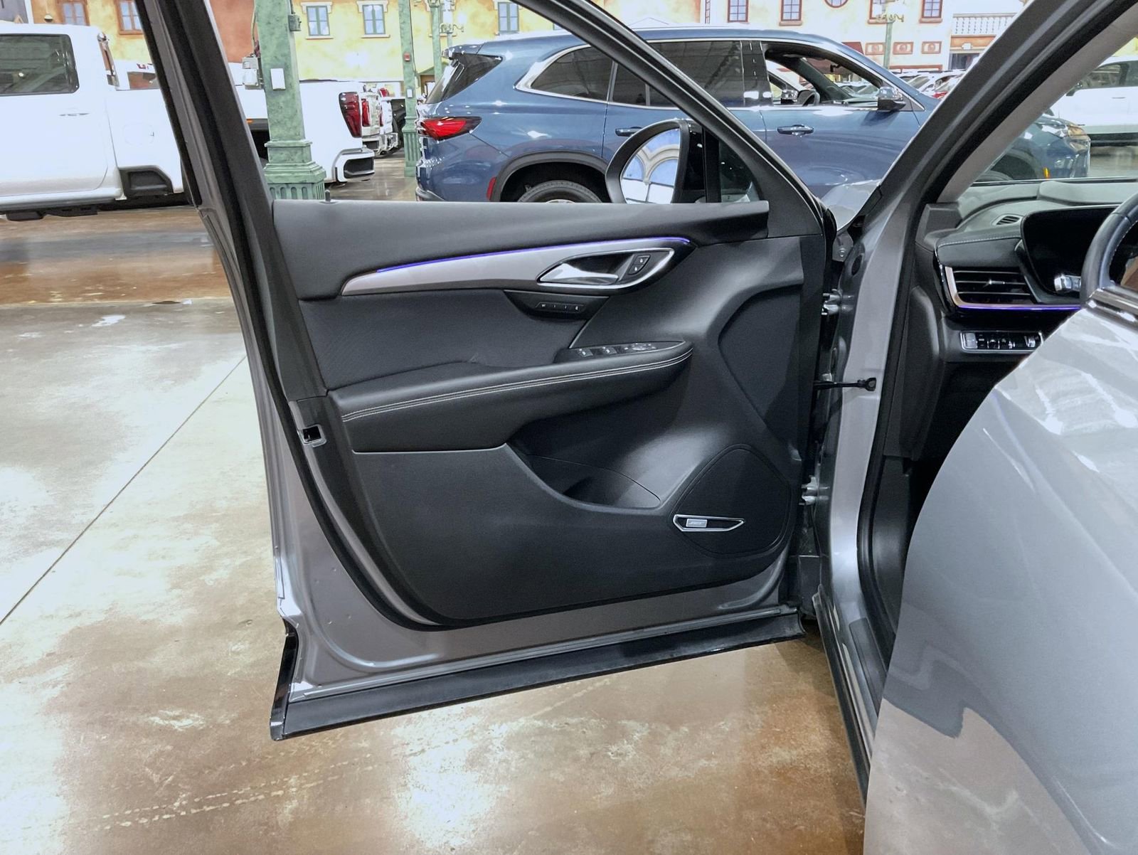 Certified 2025 Buick Envision Sport Touring image 9