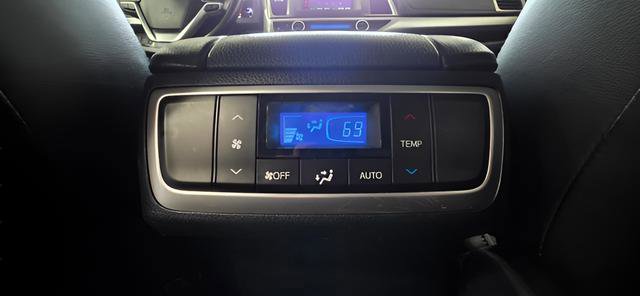 Used 2018 Toyota Highlander XLE image 33