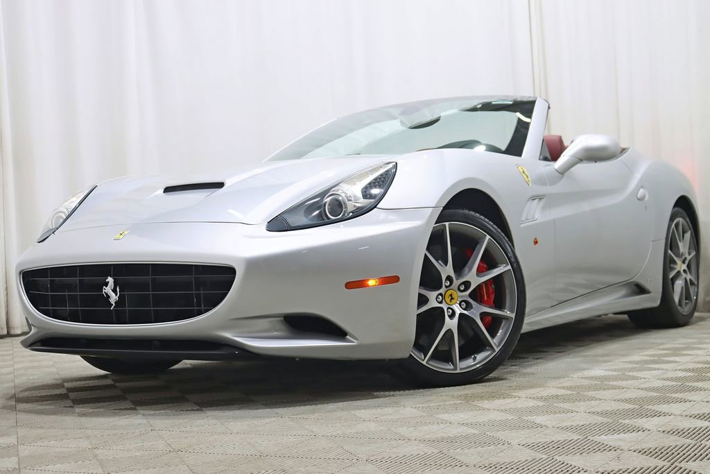 Used 2010 Ferrari California RWD image 8