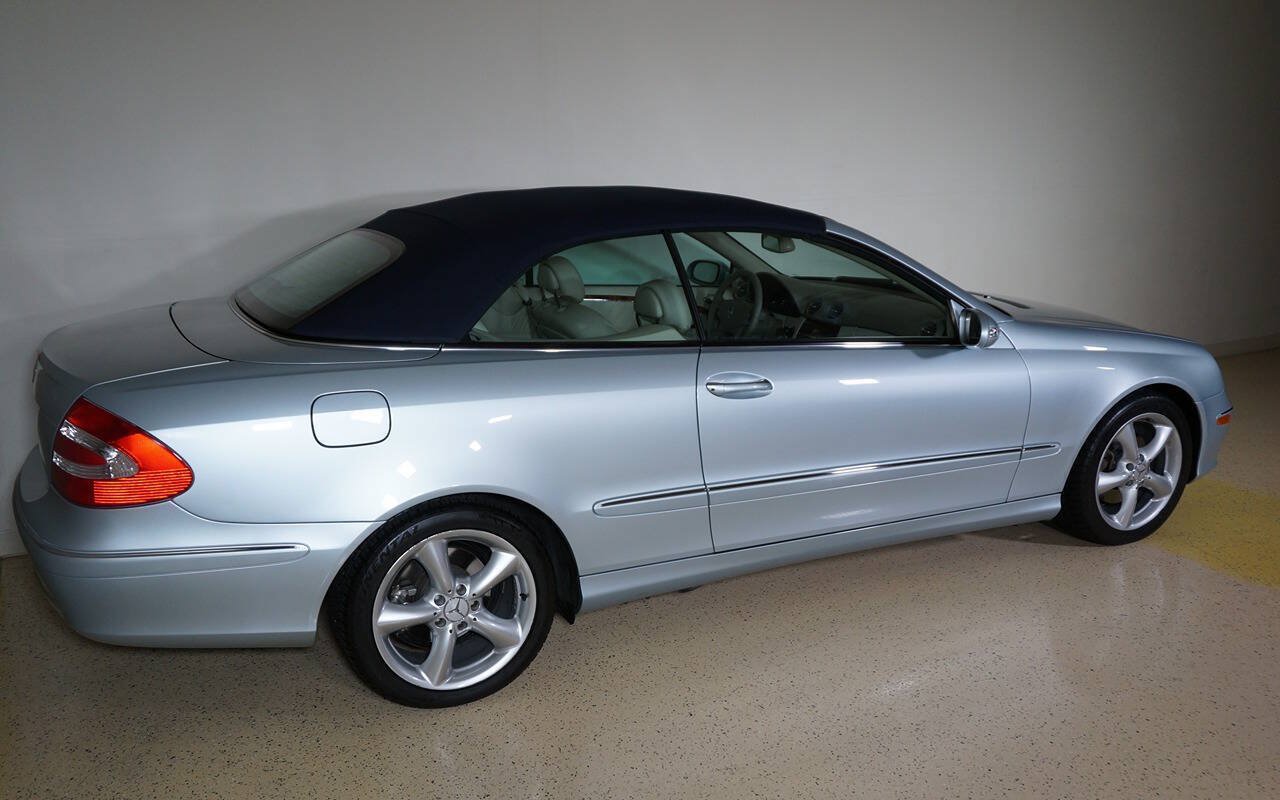 Used 2005 Mercedes-Benz CLK 320 Cabriolet image 23